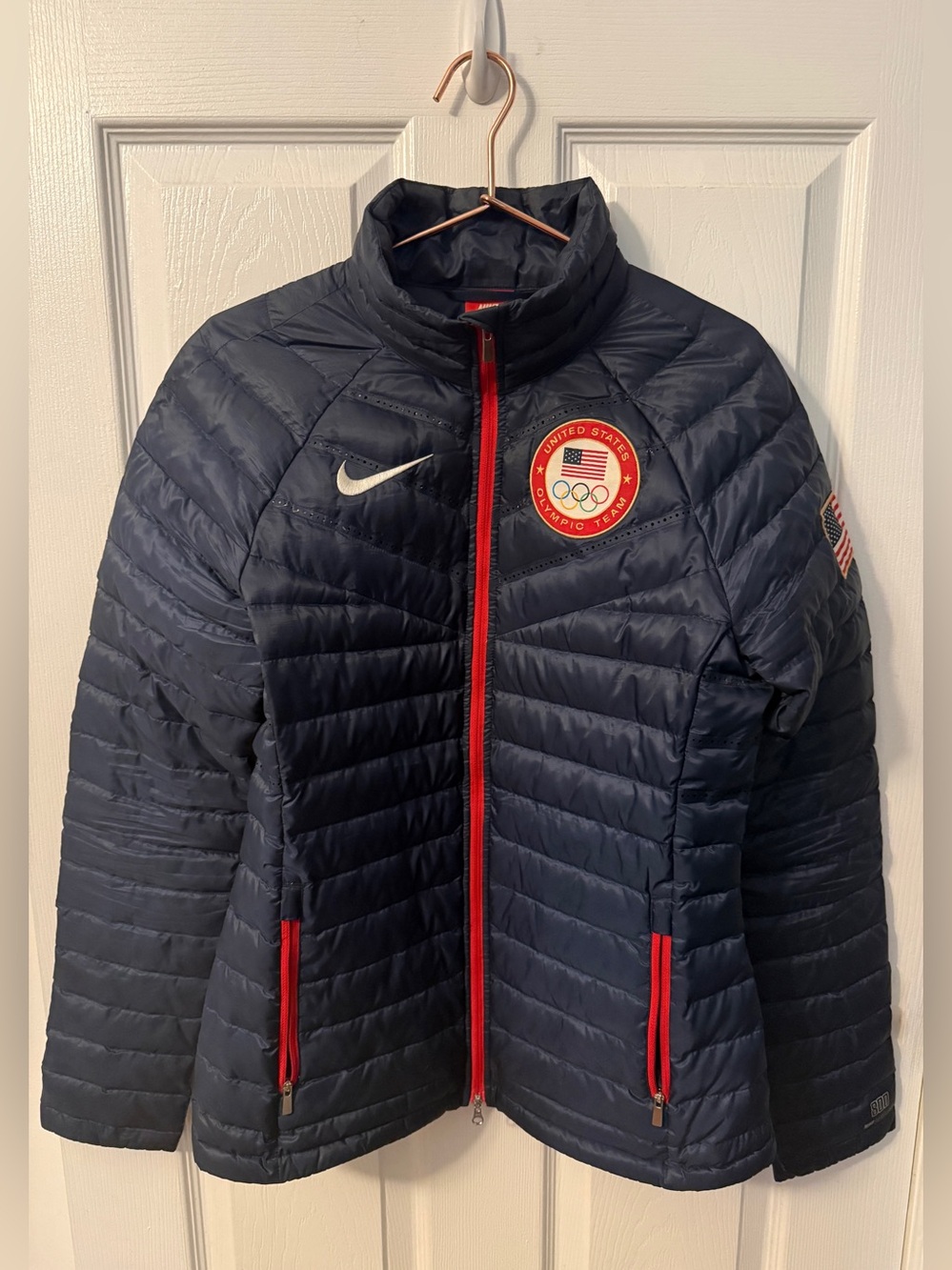 Nike Women's Team USA Sochi 2014 Olympic Aeroloft Summit 800 Down Jacket
